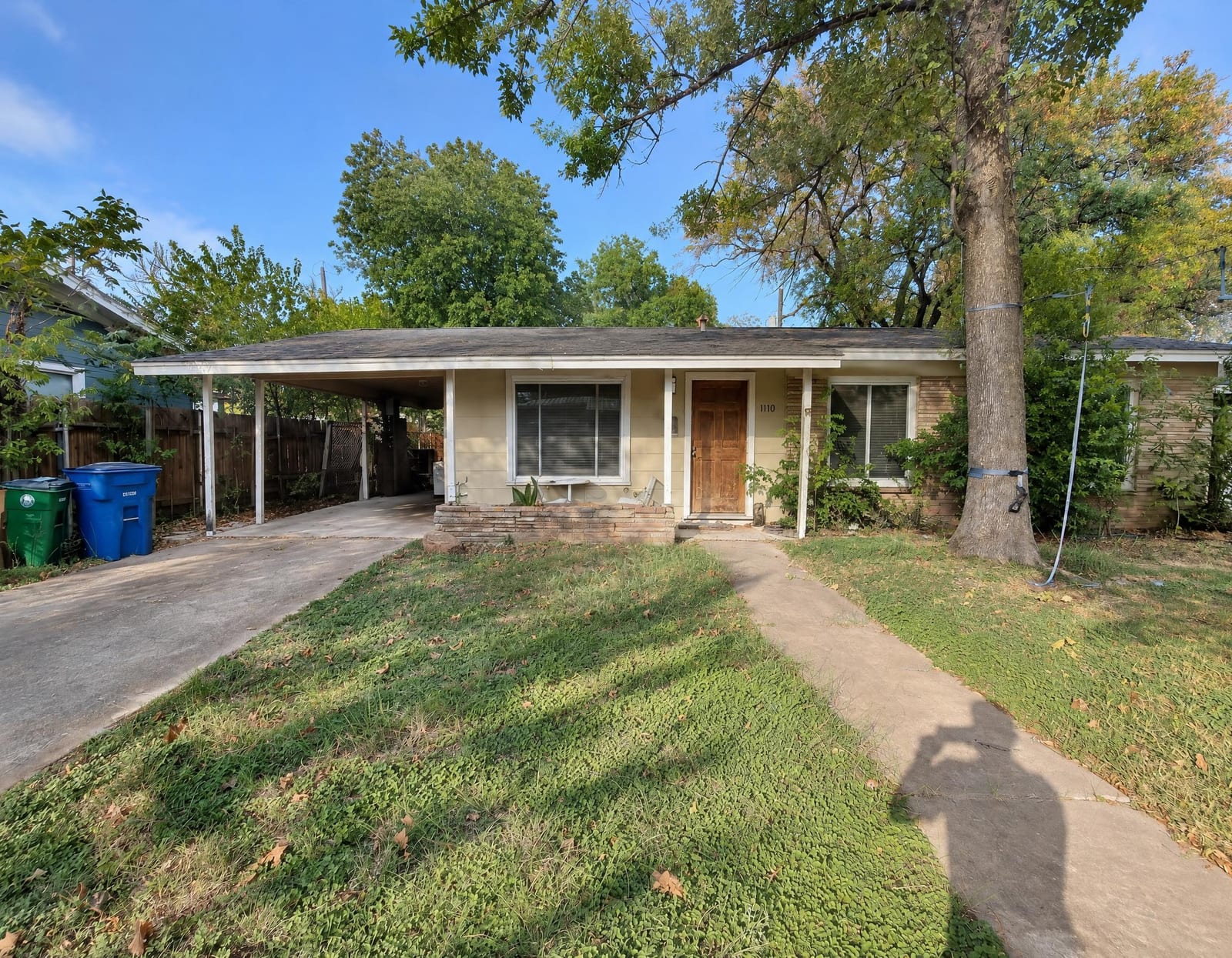 Front exterior, 1110 Arcadia Ave