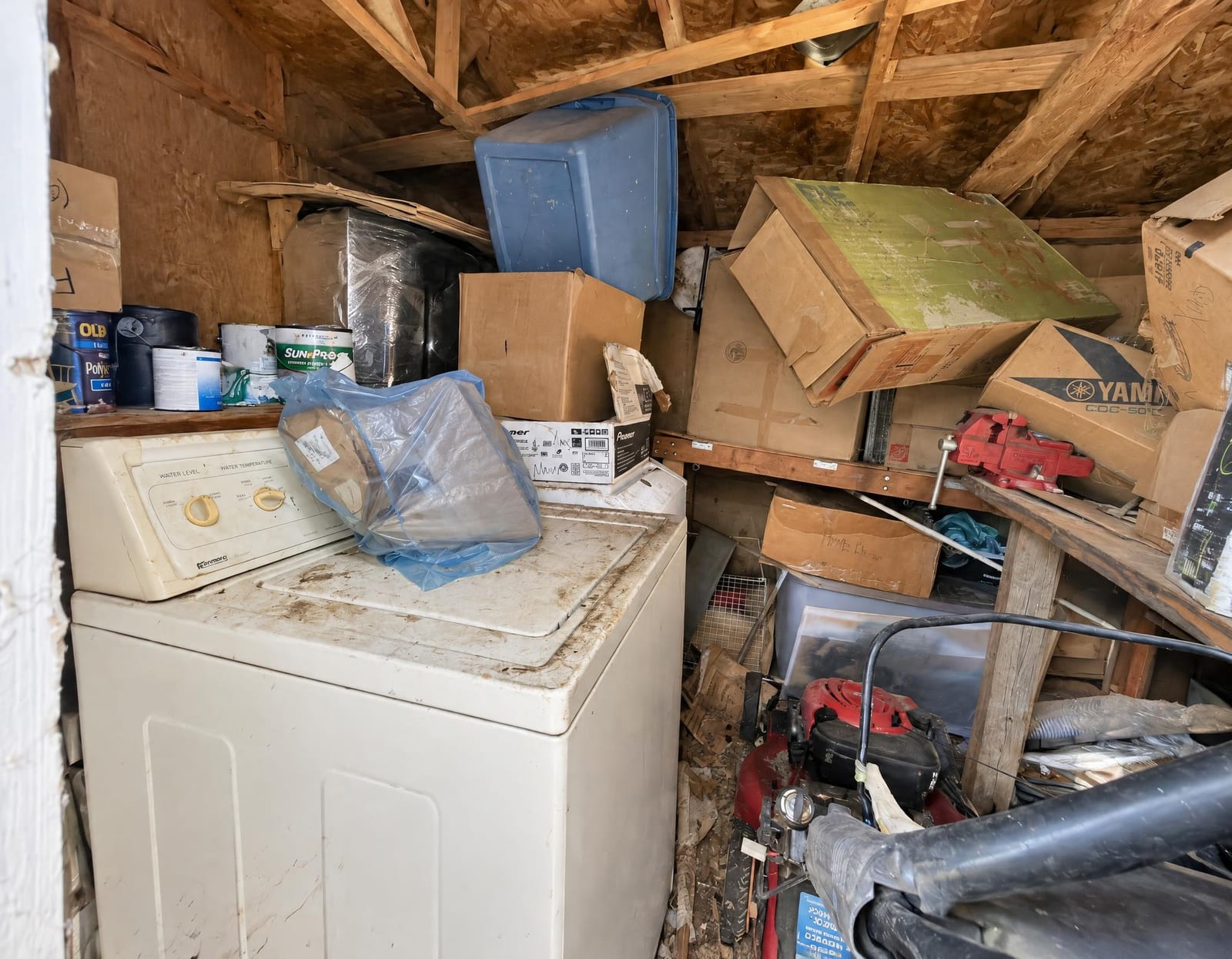 Storage laundry